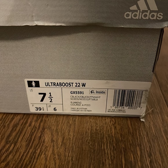 Women’s Adidas Ultraboost - Picture 3 of 3